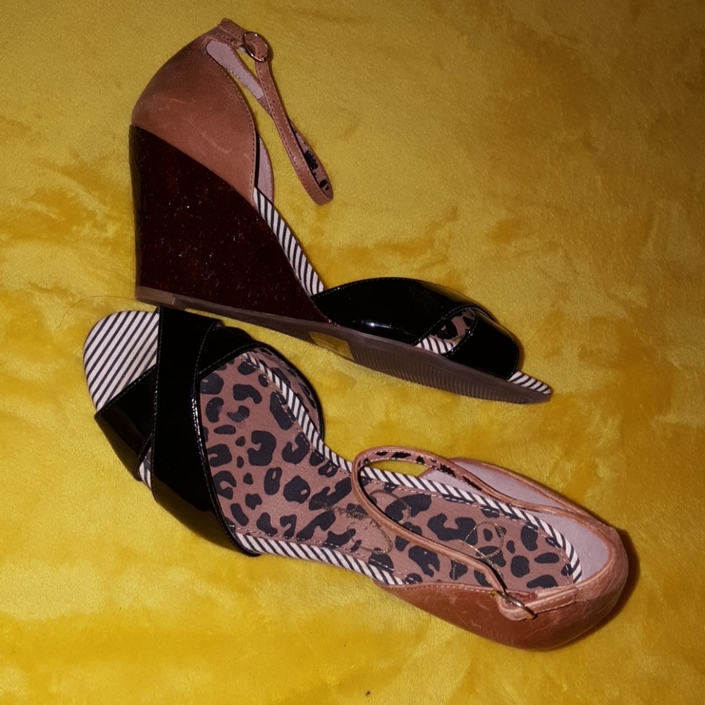 🍁Super cute wedges🍁by JESSICA SIMPSON